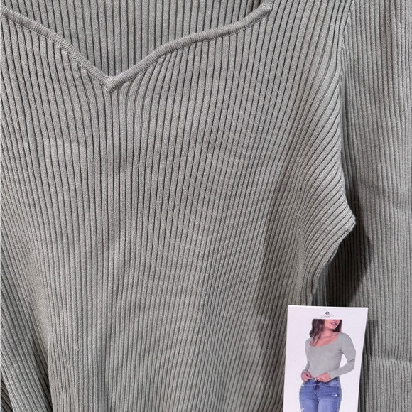 Celebrity Pink Light Green Ribbed Crop Top - Picture 3 of 6